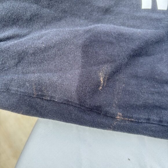 GILDAN Heavy 100% Cotton TearAway Long Sleeve Unisex LARGE Black Graphic Tee - Picture 4 of 16